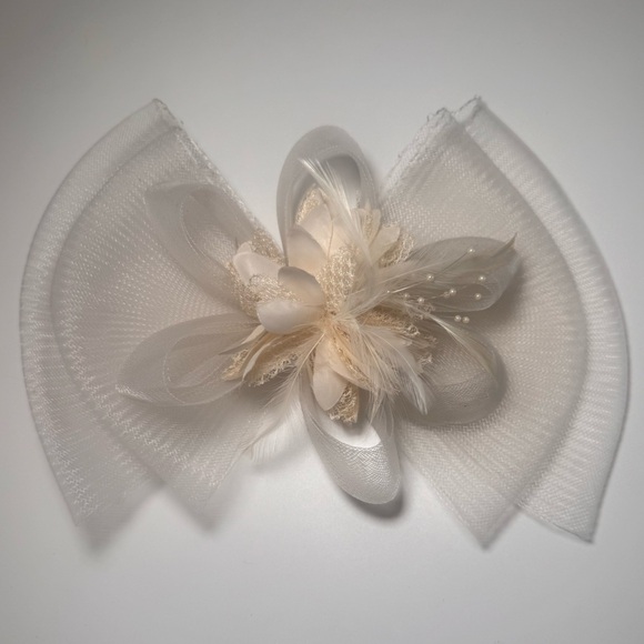 Vintage Ivory Floral Mesh Fascinator Hair Clip main image 4